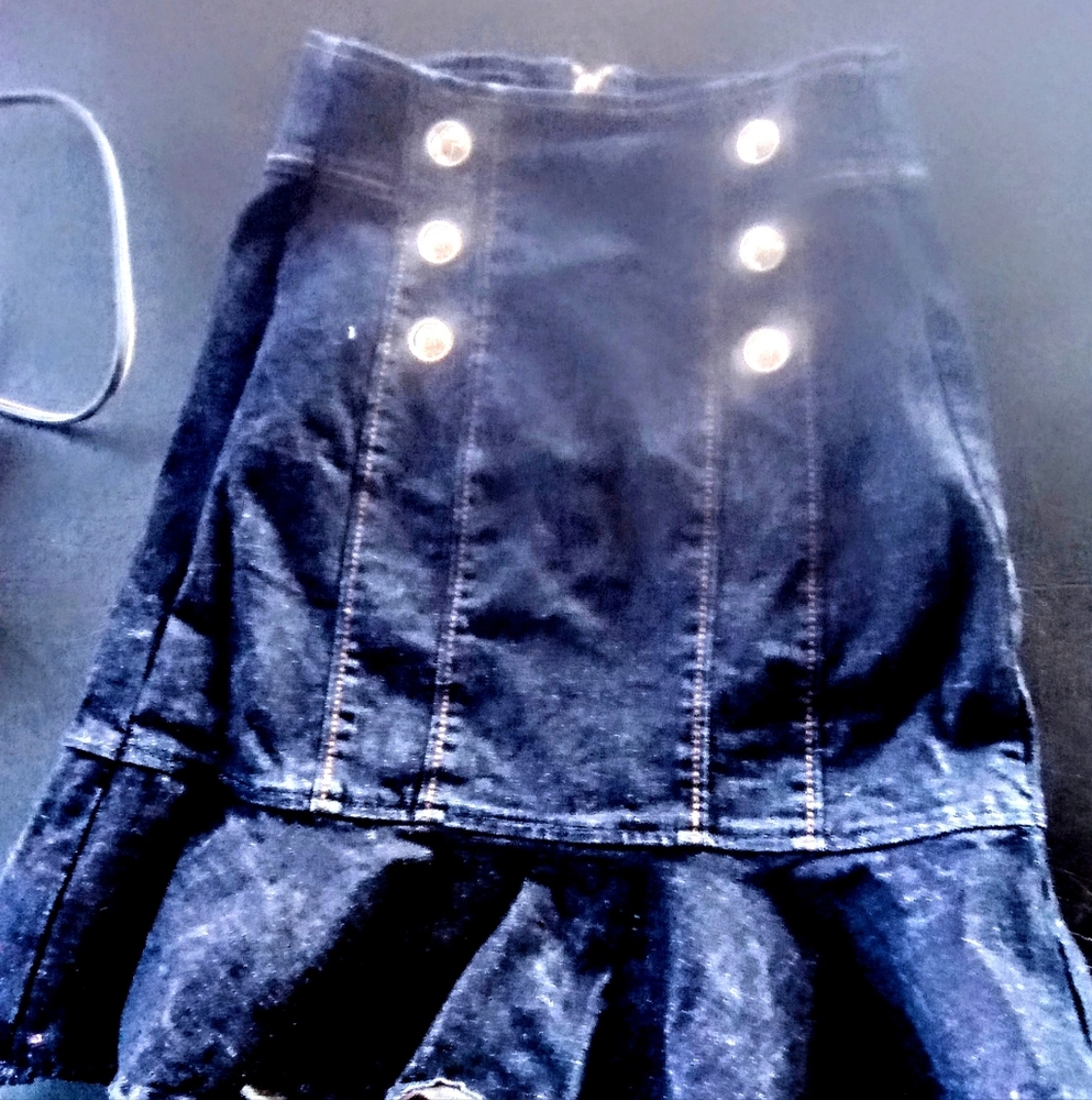 A GUESS Julianna skirt SIZE 25